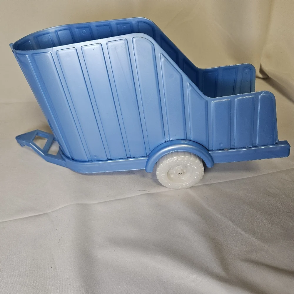 Vintage Blue‎ Horse Trailer
